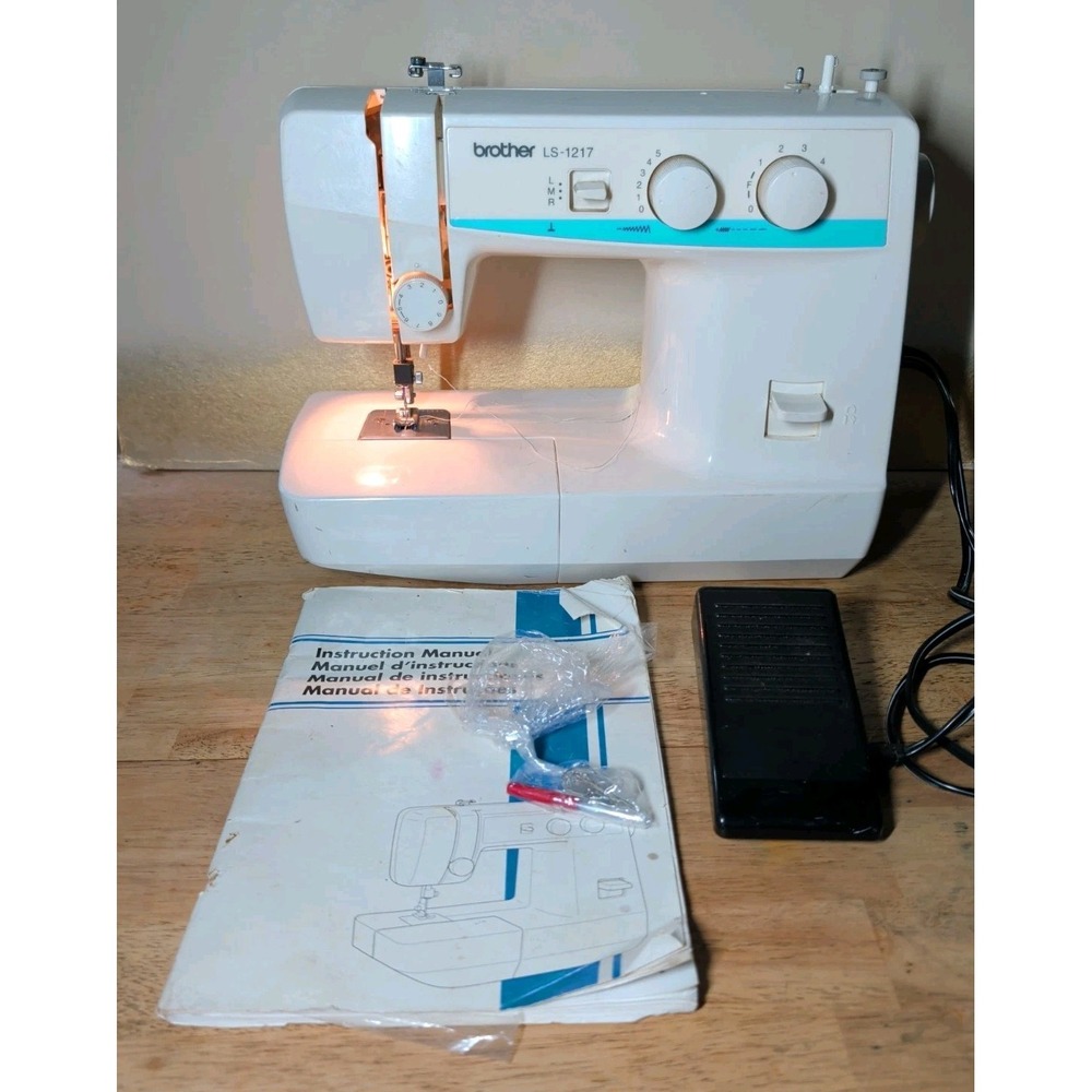 Brother LS-1217 Mechanical Sewing Machine 2 Stitches 17 Stitch Functions WHITE